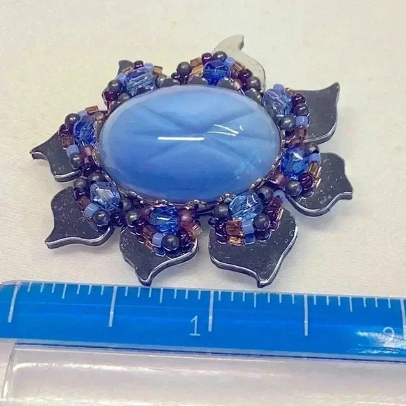 Liztech 2002 Sunburst Brooch Silver and Blue - Picture 3 of 4